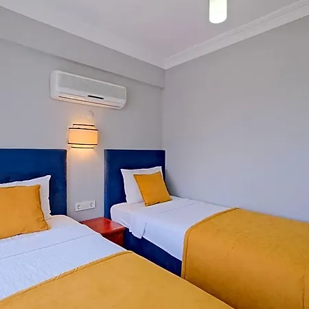 Gold Lion Hotel